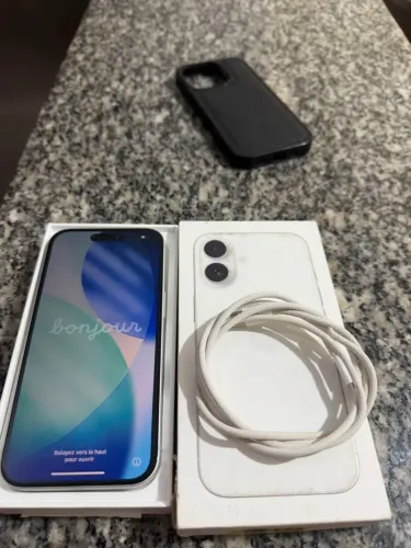 Iphone 16 normal de 128 gigas bateria 93% na garantia ate 25/10/26 todo original 