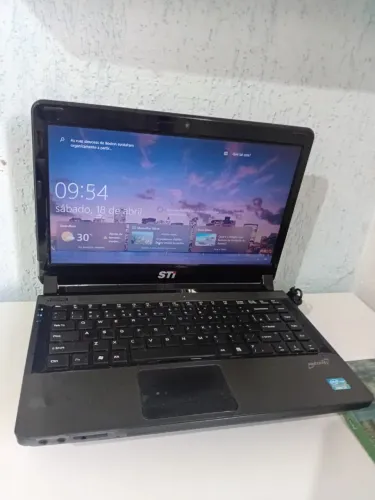 Notebook Semp Toshiba I3, bateria boa, fonte, 14?, bom estado<br>Ram 4GB, 500 HD,