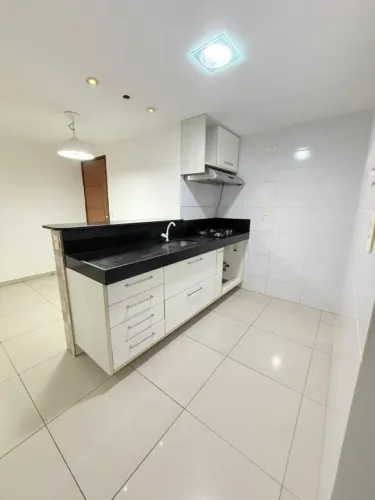 LINDO APARTAMENTO TODO PROJETADO NOS BANCÁRIOS | 2 QUARTOS | R$ 2.600/mês