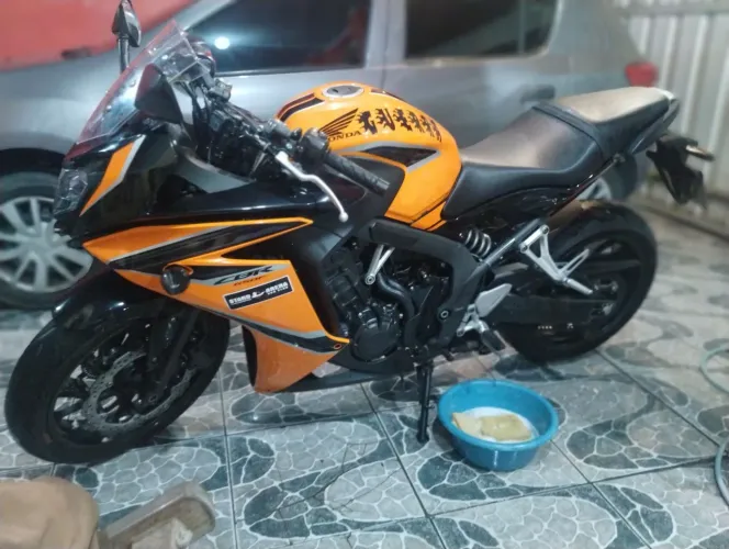 Vendo moto CBR 650f