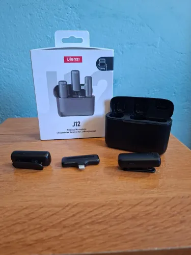 Vende-se 2 microfones Lapela conector lightning celular profissional