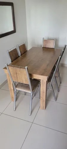 Mesa de jantar com 6 cadeiras