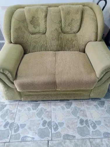 sofá de 2 lugares