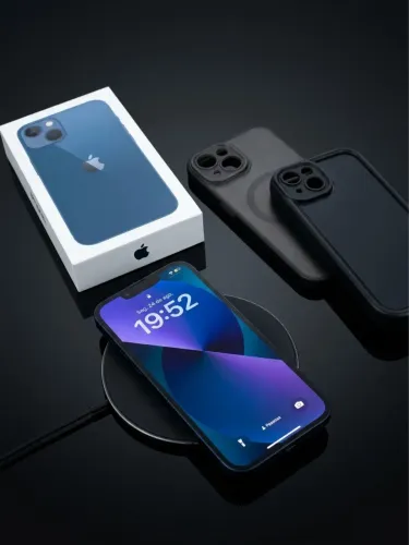 iPhone 13