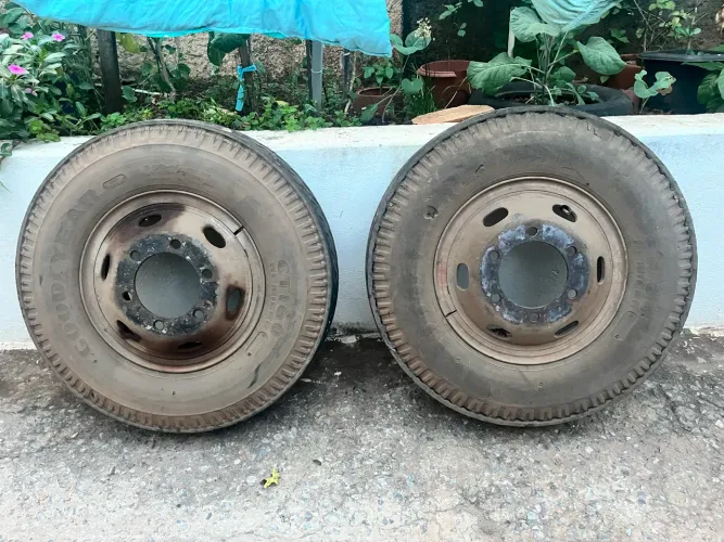 2 rodas 6 furos com camara de ar medida 750/16 para caminhão 3/4