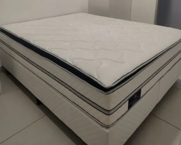 Vendo Cama Queen - box + colchão com pillowtop