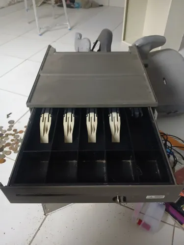 Caixa de dinheiro para supermercado ou comercio