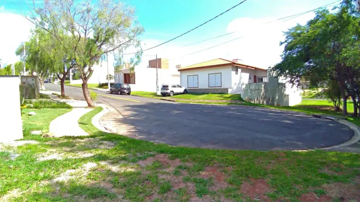OPORTUNIDADE! Terreno com 457 m², em condomínio super bem localizado! Residencial Flores!