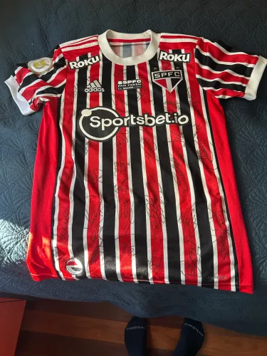 Camiseta SPFC autografada pelo elenco todo 2021
