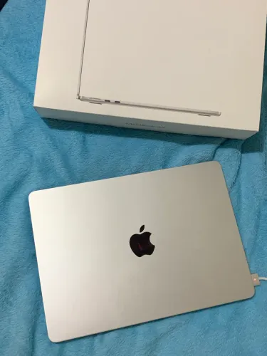 Mackbook air m4 13.5 256gb silver