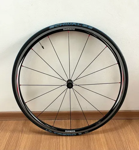 Roda Shimano WH RS10 Par - com acessórios