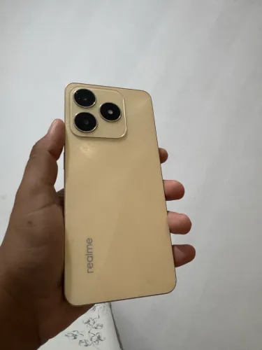Realmi C61