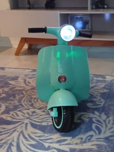 Moto elétrica infantil