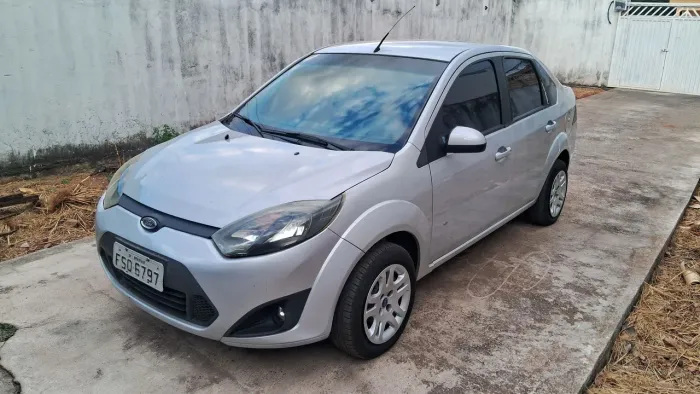 Ford Fiesta Sedan SE 1.6 8V Flex 4P 2014