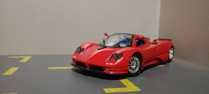 Pagani zonda 1:18