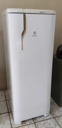 Geladeira Electrolux frost free 