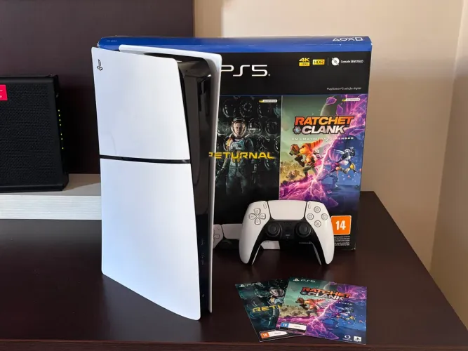 PS5 Slim Digital 1TB + Jogos Bundle
