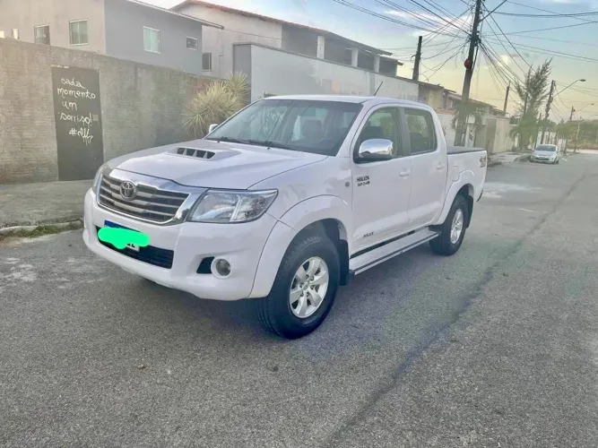 Toyota Hilux CD D4-d 4X4 3.0 TDI Dies. Mec. 2015