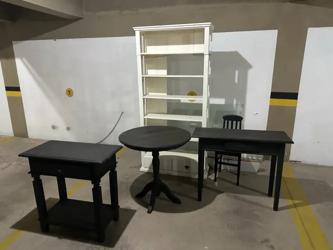 móveis em madeira maciça
