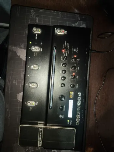 Pedaleira POD HD300 com bag e fonte original