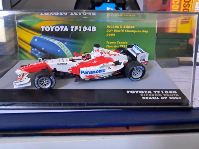 MINIATURA F1 1/43 TOYOTA
