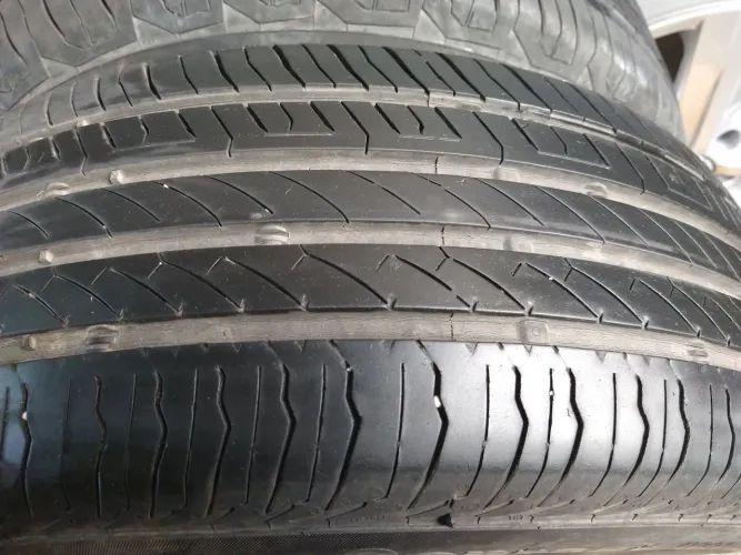 Pneus 205/60 16 Continental