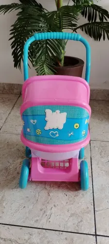 Carrinho de boneca