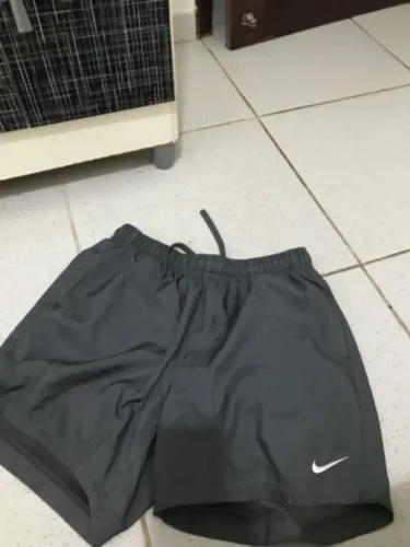 NIKE SHORT Dri-Fit CHALLENGER 7 Tom Cinza Verde Oliva ((olive Canvas) TAM G Espetacular 
