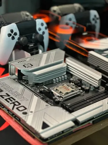 Kit Gamer AM5: B650M MSI Projetc Zero + Ryzen 7700X - Novos com Garantia!