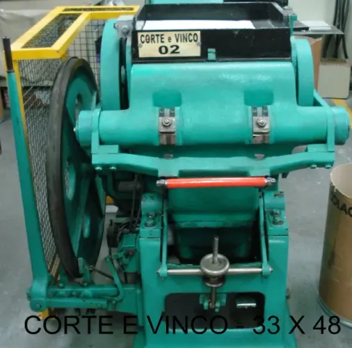 MÁQUINA CORTE E VINCO 33 X 48 CM MINERVA