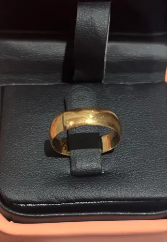 Vendo aliança de ouro 18k, 5mm, aro 14.