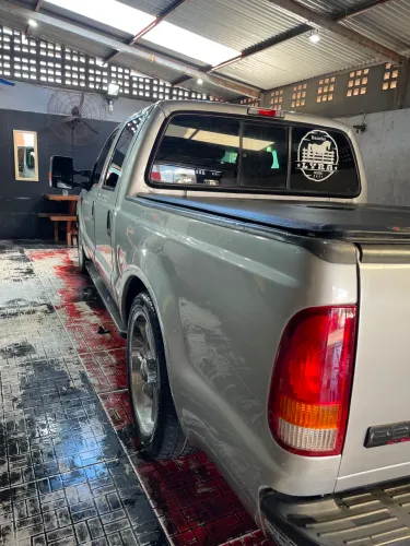 Ford F-250 XLT 3.9 4X2 Diesel TB 2001