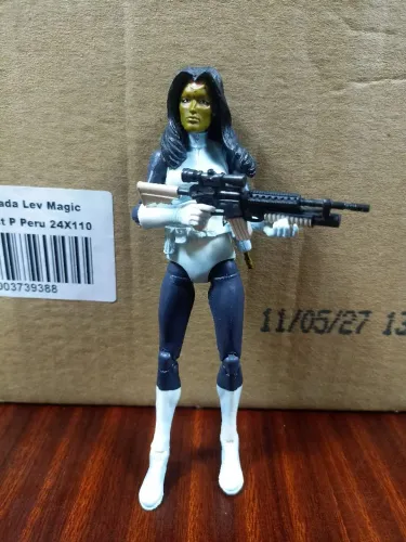 Figura Madame Máscara Marvel Legends Hasbro!