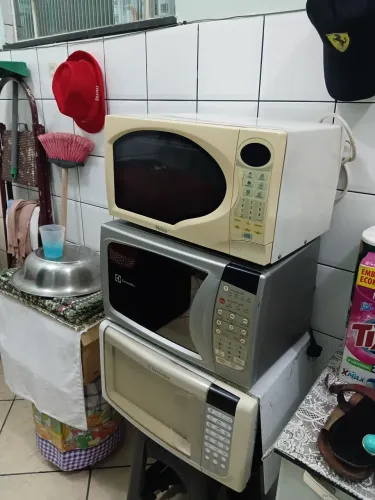 Microondas usado funcionando em bom estado