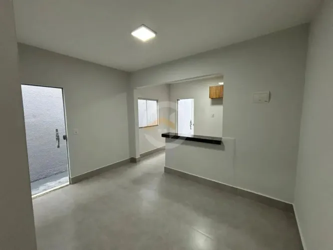 Casa de 2 quartos sendo 1 suíte no Forte Ville