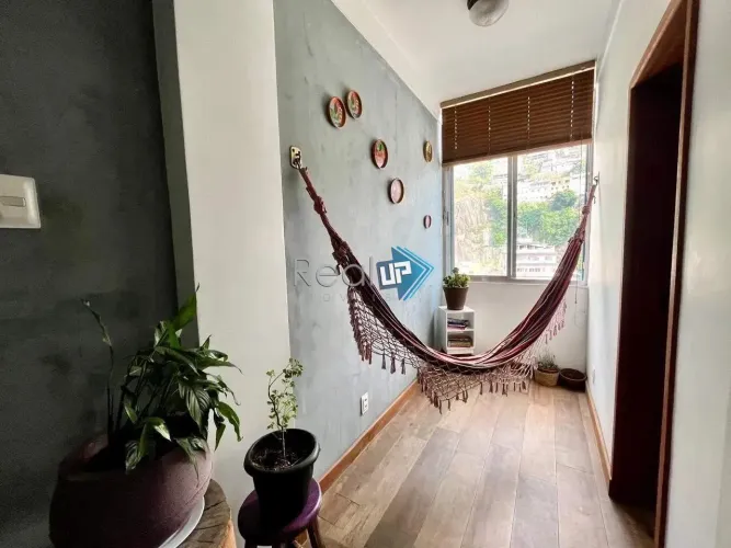 Apartamento de 2 quartos no Catete