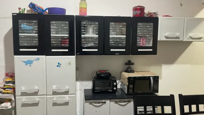 Armário de cozinha completo