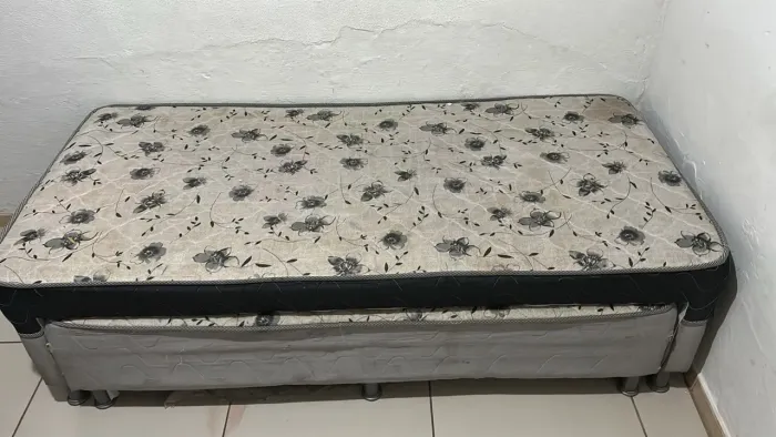 Cama solteiro,  box