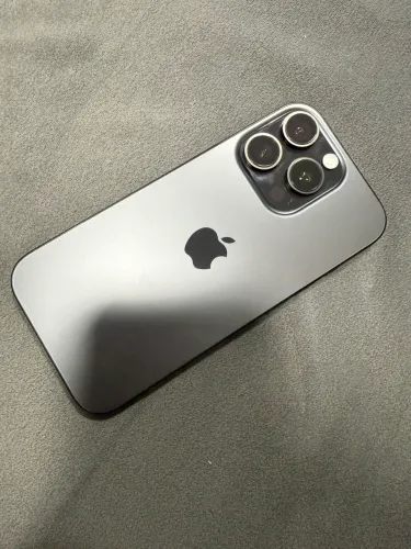 iPhone 16 pro 256gb impecável.