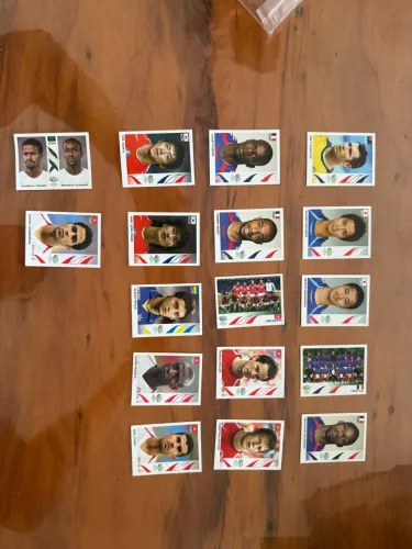 Lote 46 Figurinhas Copa 2006 Avulsas - Henry, Totti, Thuram, Escudos - Raras