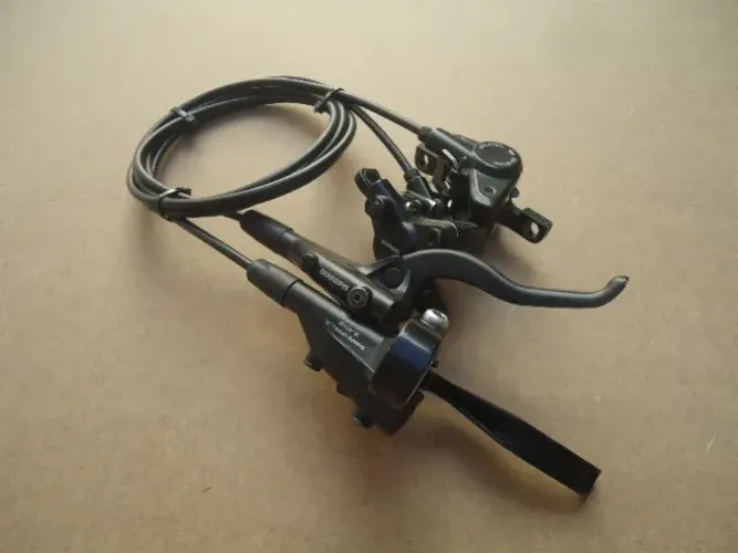 Par de Freios Shimano Modelo MT400 