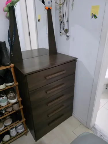 Cômoda com espelho 5 gavetas