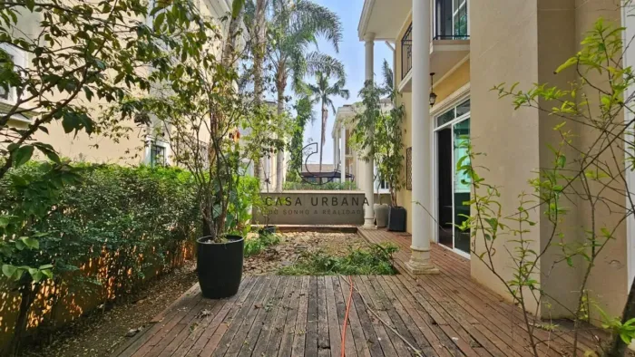 Casa em condomínio fechado na rua mais charmosa do Campo Belo!