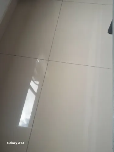 Piso porcelanato polido