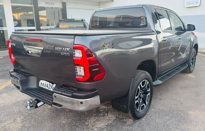 Toyota Hilux CD SRX 4X4 2.8 TDI 16V Diesel Aut. 2023
