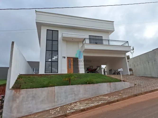 Casa à venda na Alameda das Orquídeas, Vale dos Pinheiros, São Lourenço - MG
