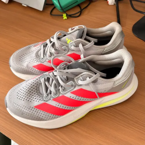 Tênis Adidas
