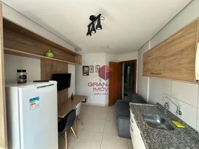 Apartamento com 1 dormitório para alugar, 27 m² por R$ 2.125,46/mês - Zona 07 - Maringá/PR