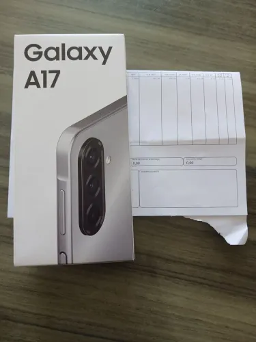 Celular Galaxy A17 4G Tela 6.7 128GB Super AMOLED Câmera Tripla 50MP Samsung - Cinza