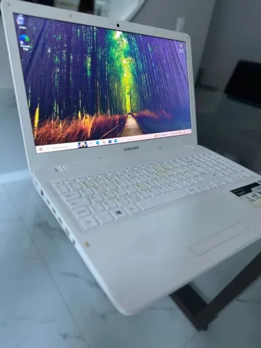 Notebook Samsung i5 7a Geração | 8GB RAM | SSD 240GB